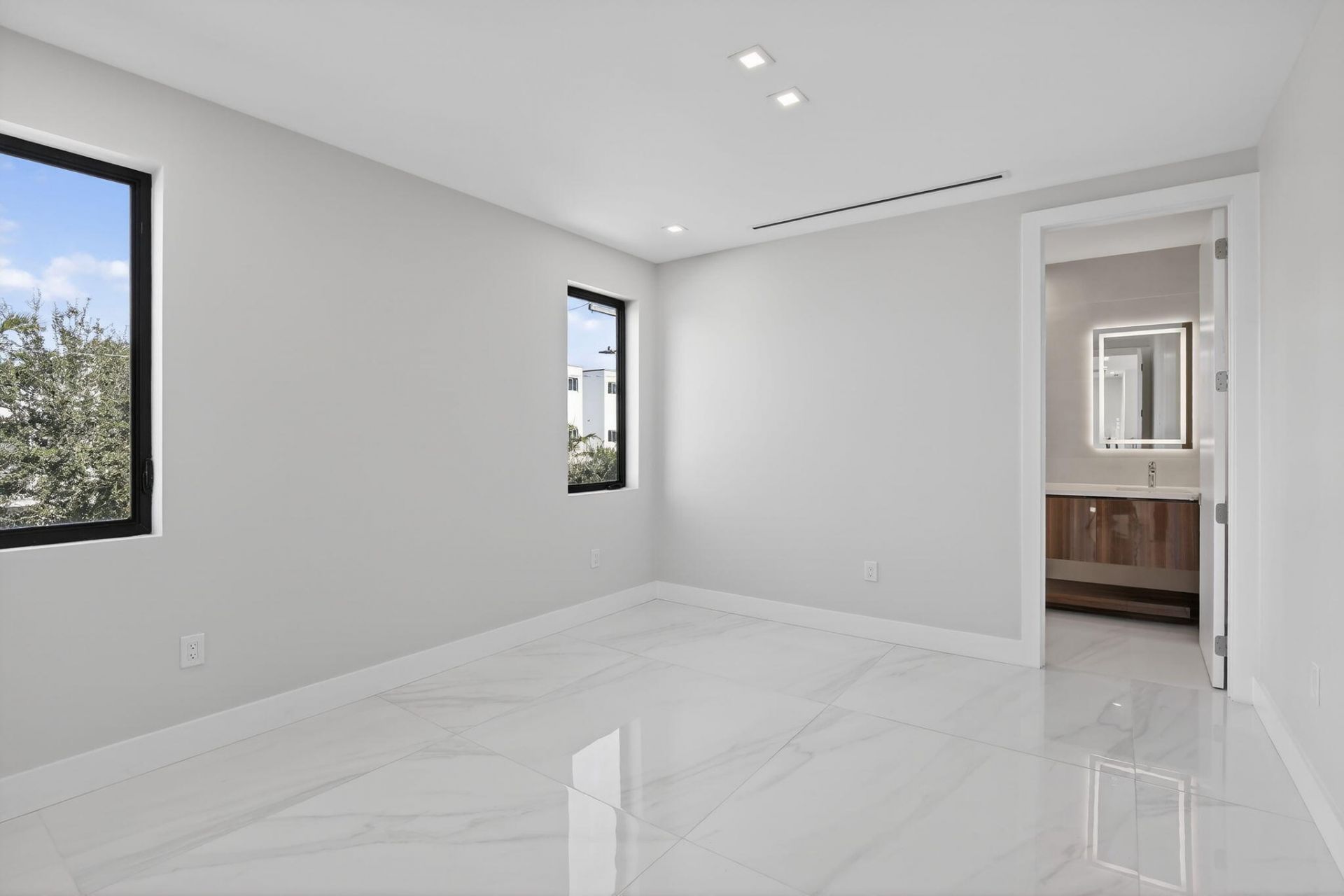 750 NE 16th Avenue, Fort Lauderdale, FL 33304 Photo