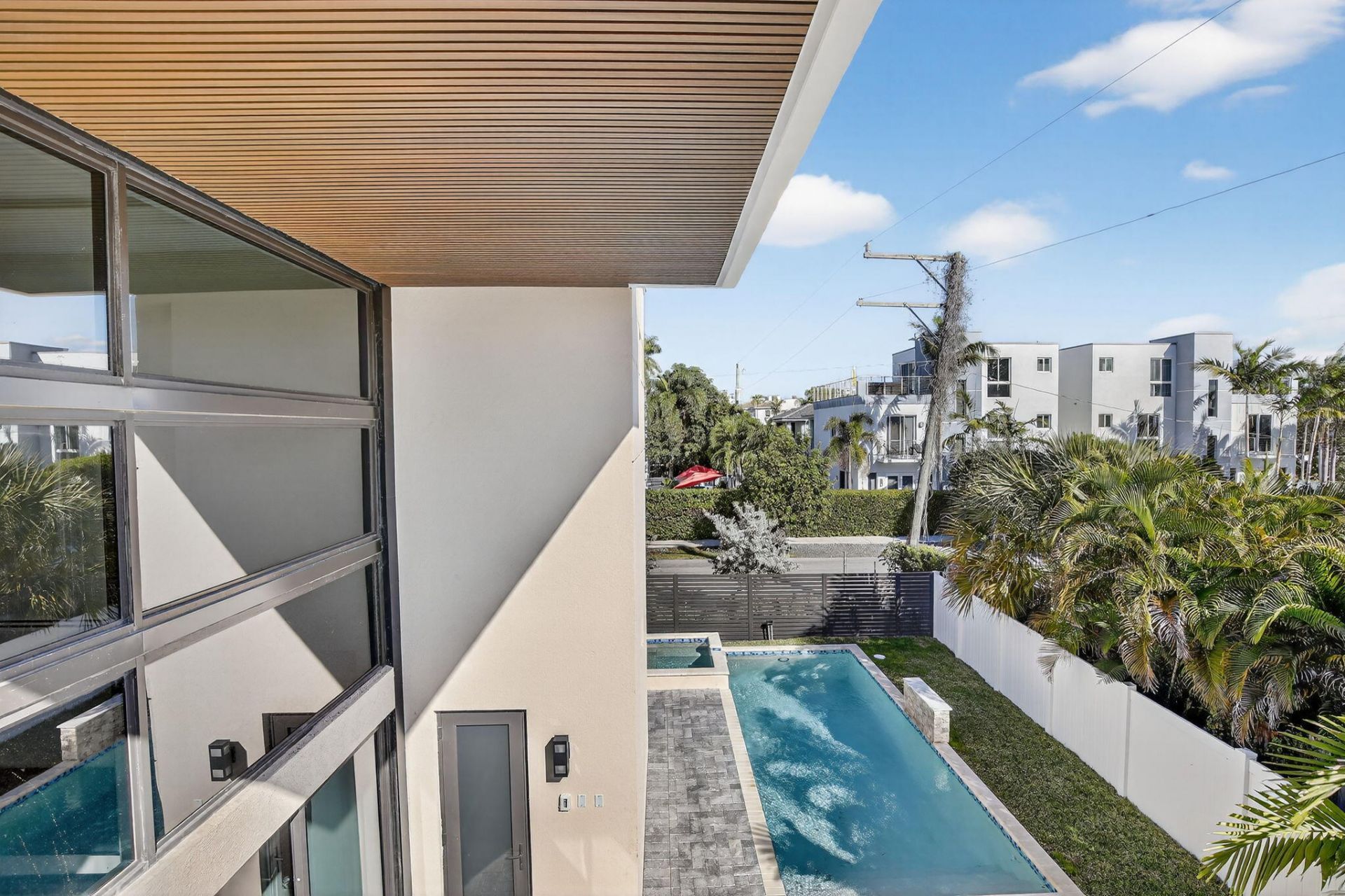 750 NE 16th Avenue, Fort Lauderdale, FL 33304 Photo