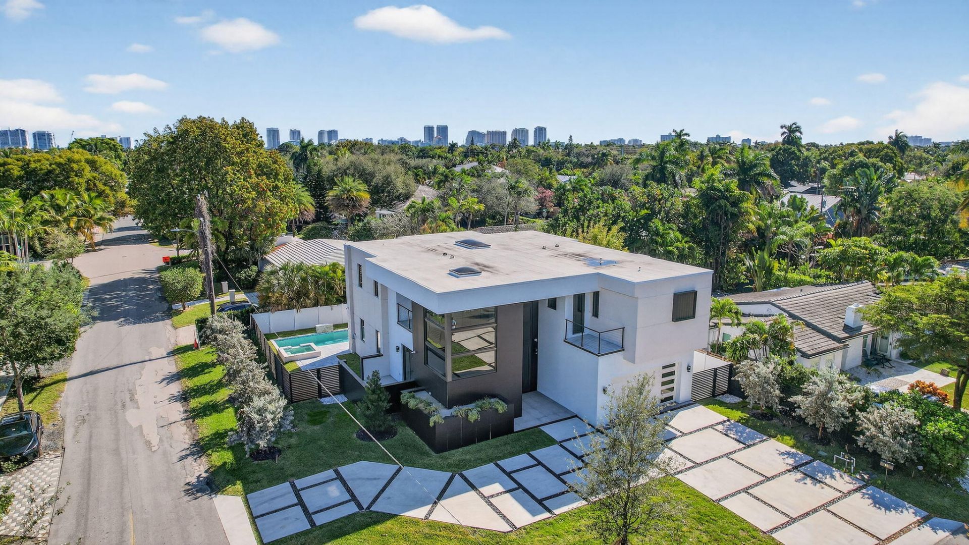 750 NE 16th Avenue, Fort Lauderdale, FL 33304 Photo