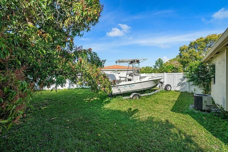 2135 NE 2nd Dr, Boca Raton, FL 33431 Photo