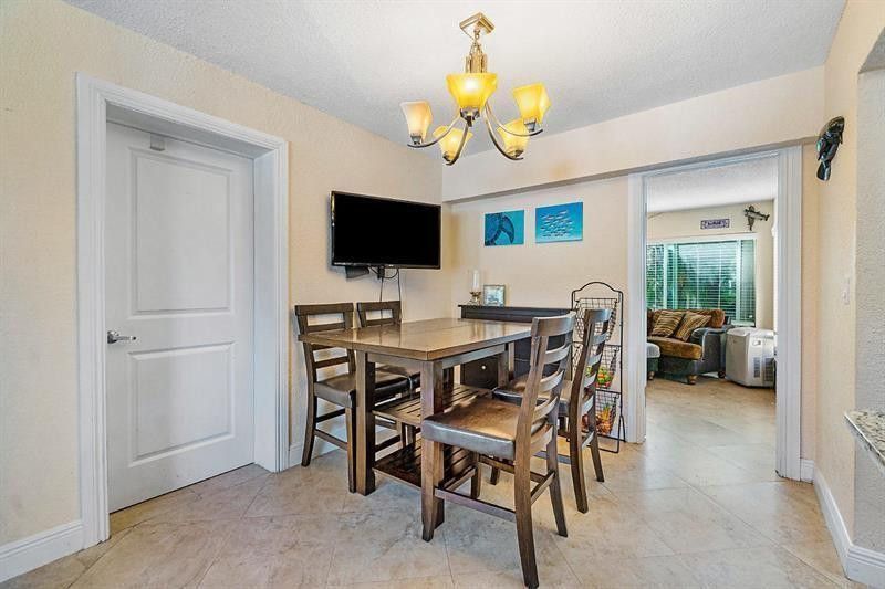 2135 NE 2nd Dr, Boca Raton, FL 33431 Photo