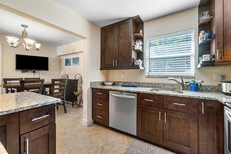 2135 NE 2nd Dr, Boca Raton, FL 33431 Photo