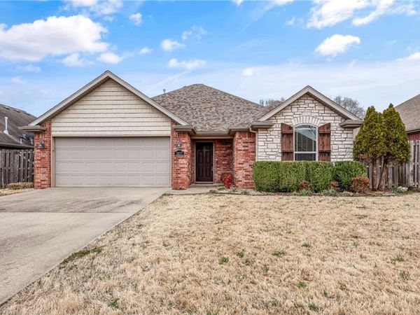 3037 N Azure Avenue, Fayetteville, AR 72704