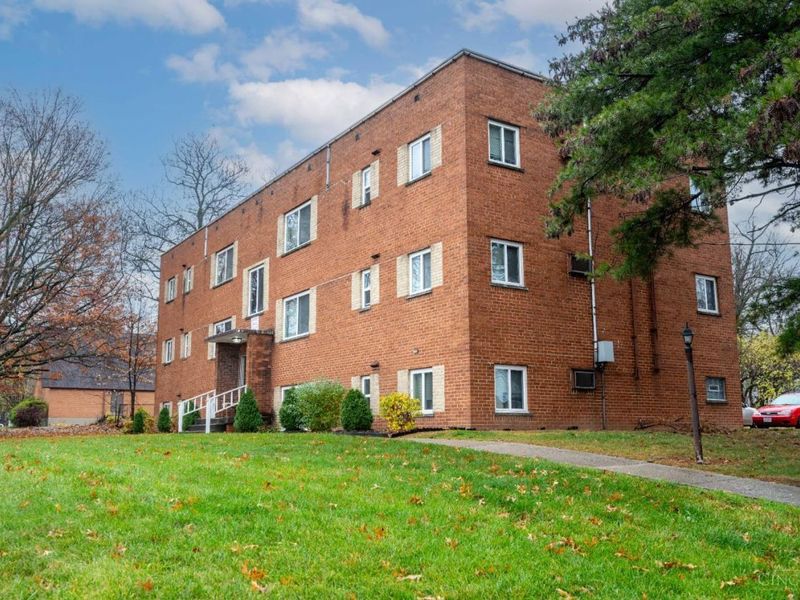 1165 W Galbraith Road, Cincinnati, OH 45231 Photo 1