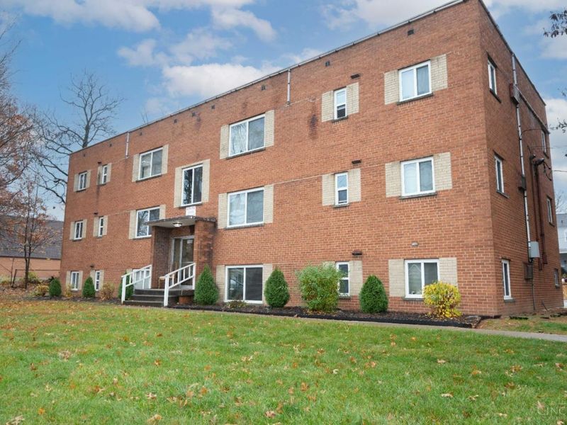 1165 W Galbraith Road, Cincinnati, OH 45231 Photo 2