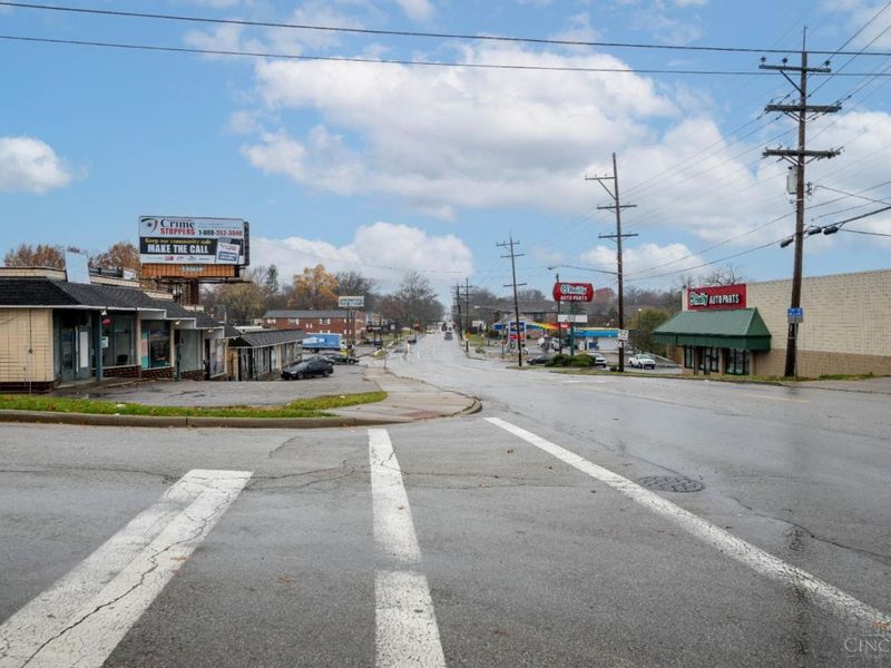 1165 W Galbraith Road, Cincinnati, OH 45231 Photo 4