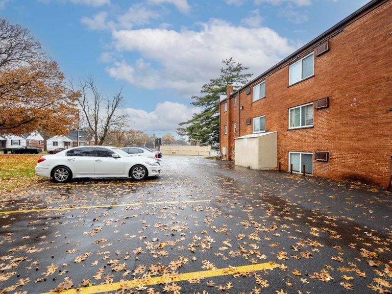 1165 W Galbraith Road, Cincinnati, OH 45231 Photo 8