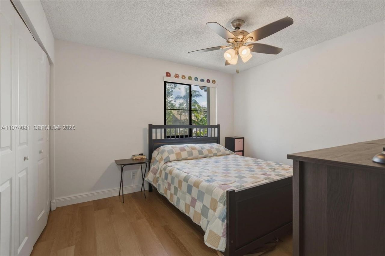 9853 Riverside Dr, Unit 8-24, Coral Springs, FL 33071 Photo