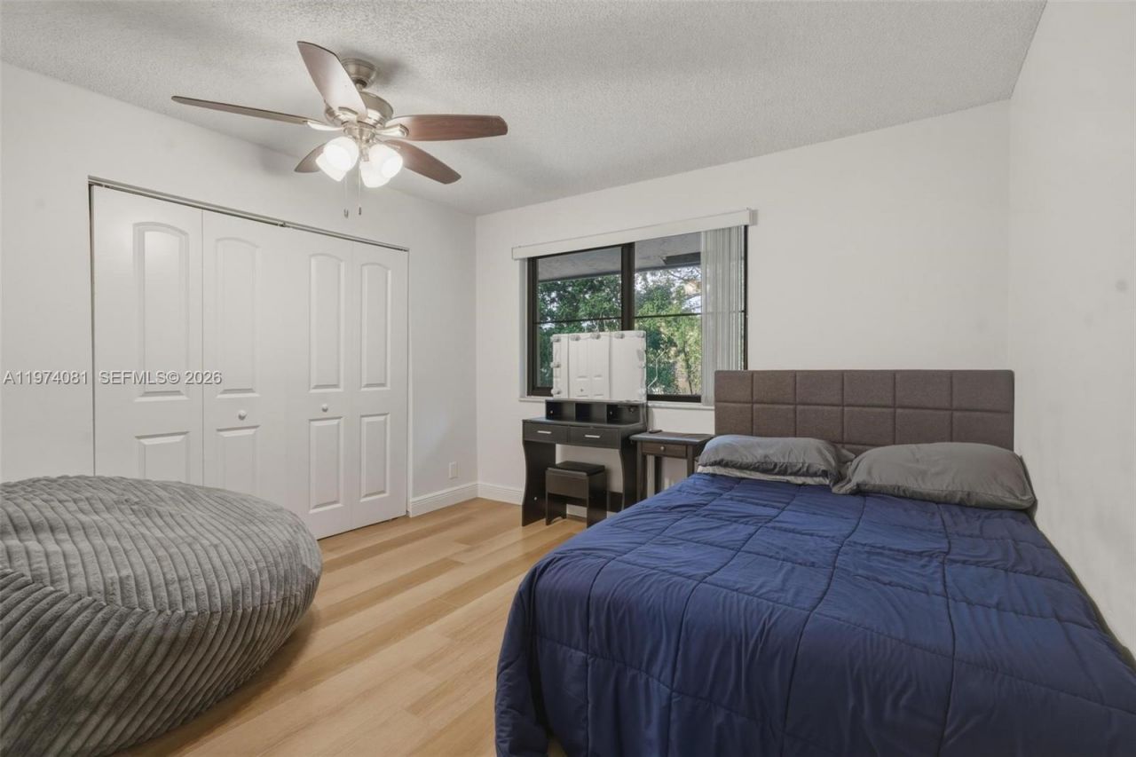 9853 Riverside Dr, Unit 8-24, Coral Springs, FL 33071 Photo