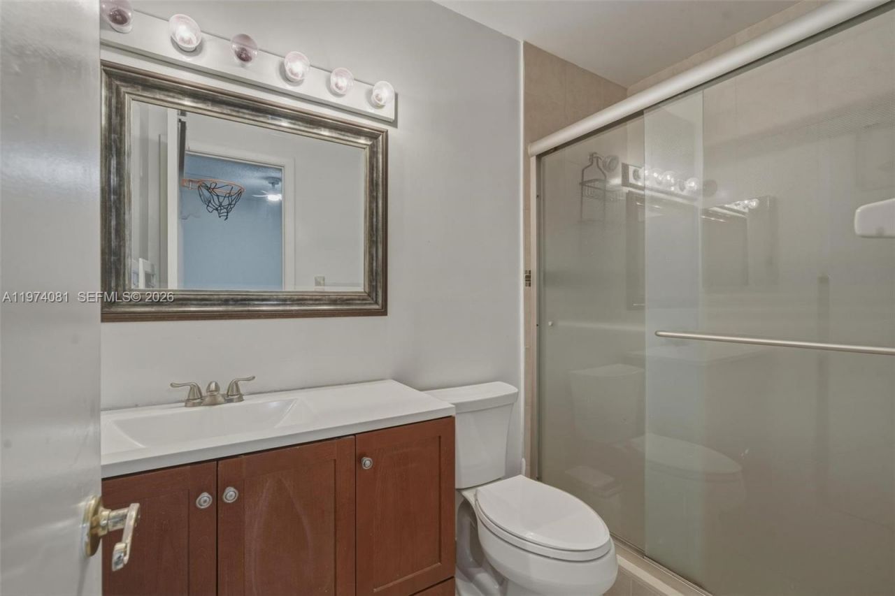 9853 Riverside Dr, Unit 8-24, Coral Springs, FL 33071 Photo