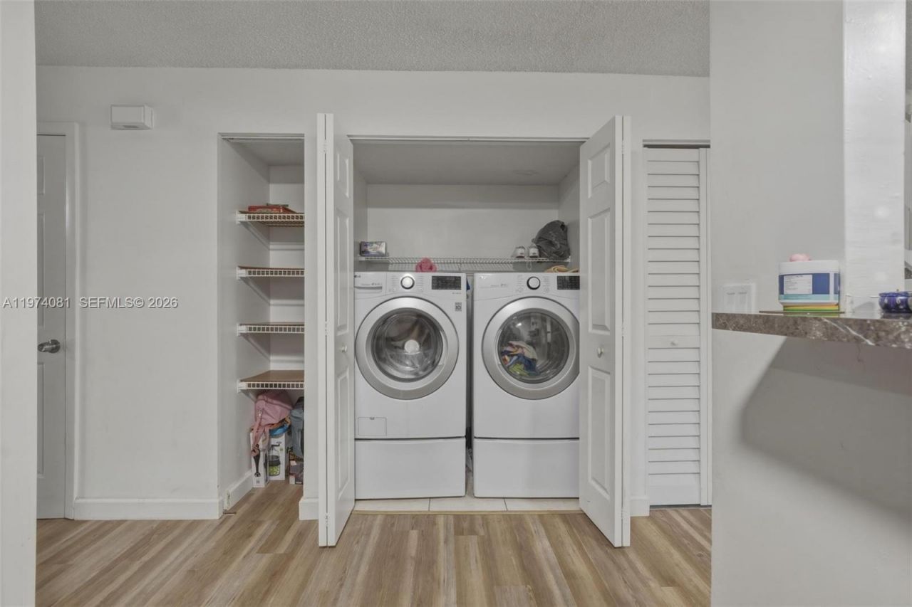 9853 Riverside Dr, Unit 8-24, Coral Springs, FL 33071 Photo