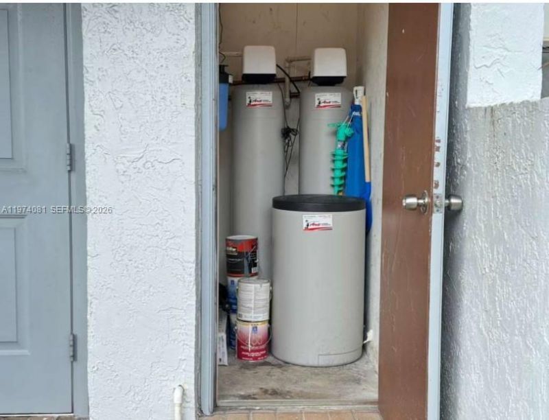 9853 Riverside Dr, Unit 8-24, Coral Springs, FL 33071 Photo