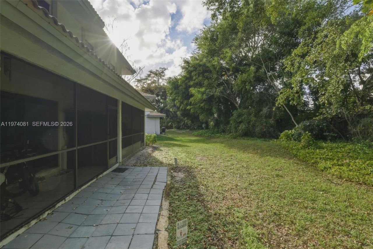 9853 Riverside Dr, Unit 8-24, Coral Springs, FL 33071 Photo