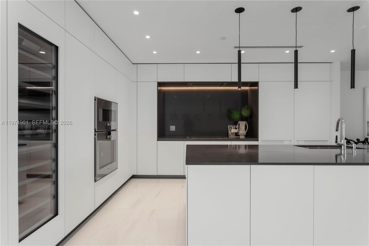 300 Biscayne Boulevard Way, Unit 5002 E, Miami, FL 33131 Photo