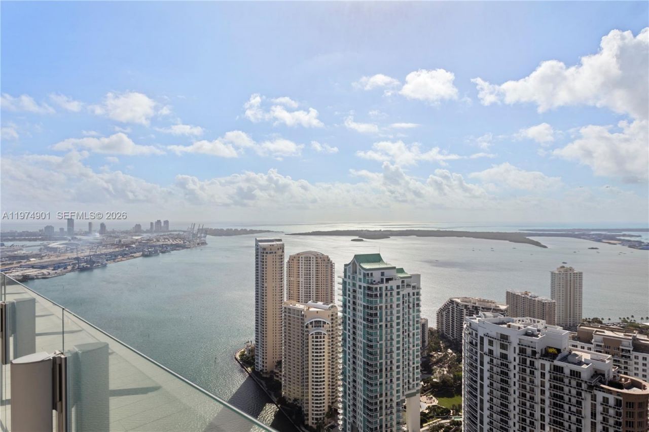 300 Biscayne Boulevard Way, Unit 5002 E, Miami, FL 33131 Photo