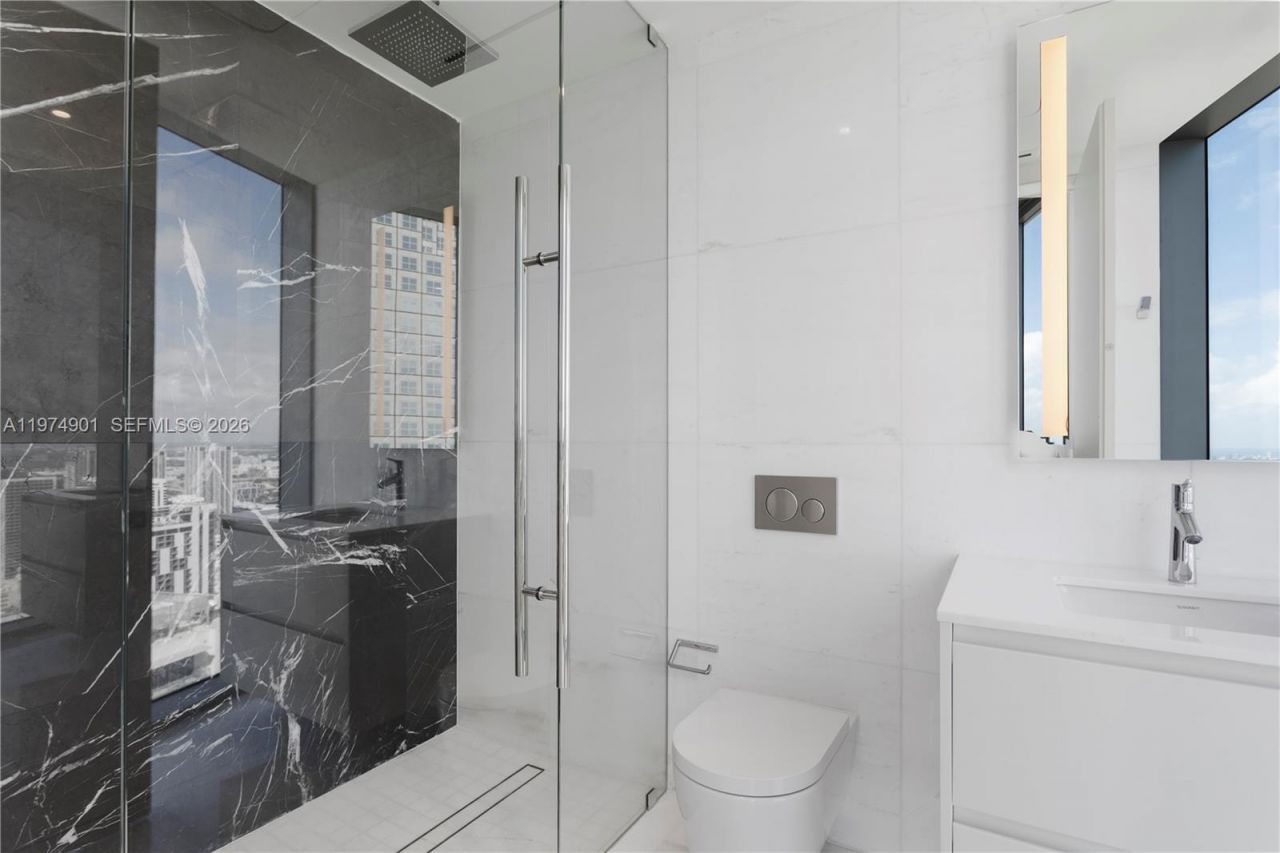 300 Biscayne Boulevard Way, Unit 5002 E, Miami, FL 33131 Photo