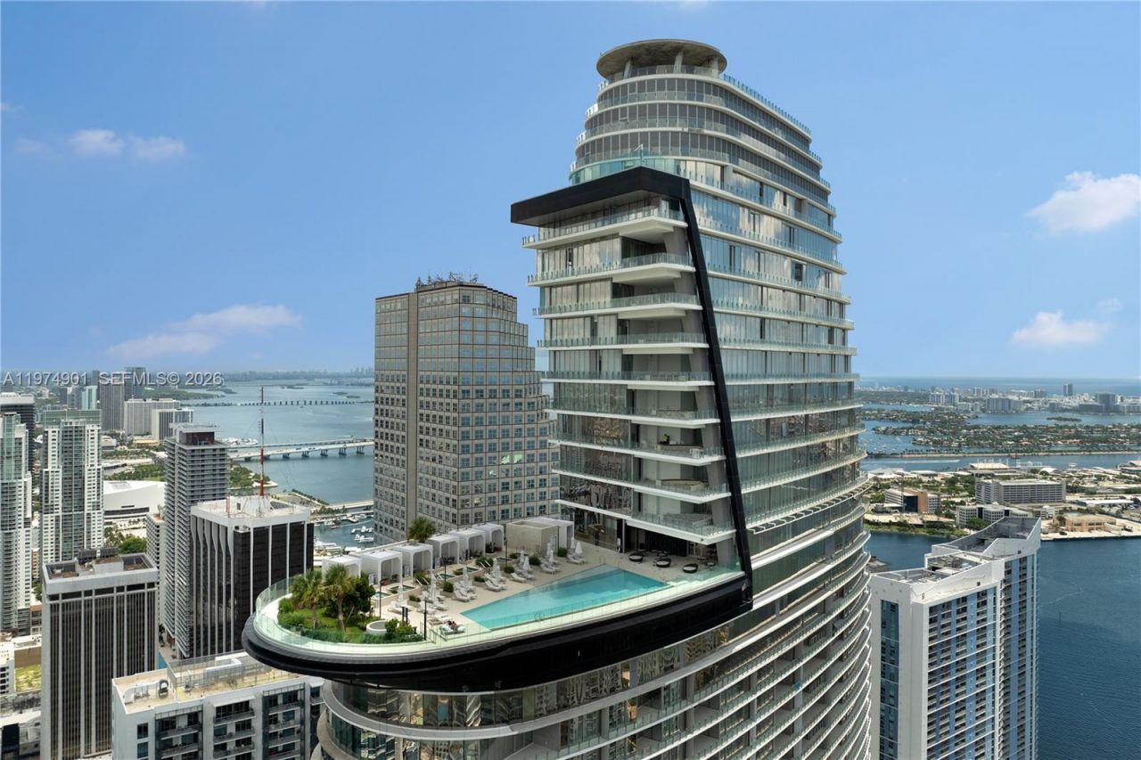 300 Biscayne Boulevard Way, Unit 5002 E, Miami, FL 33131 Photo