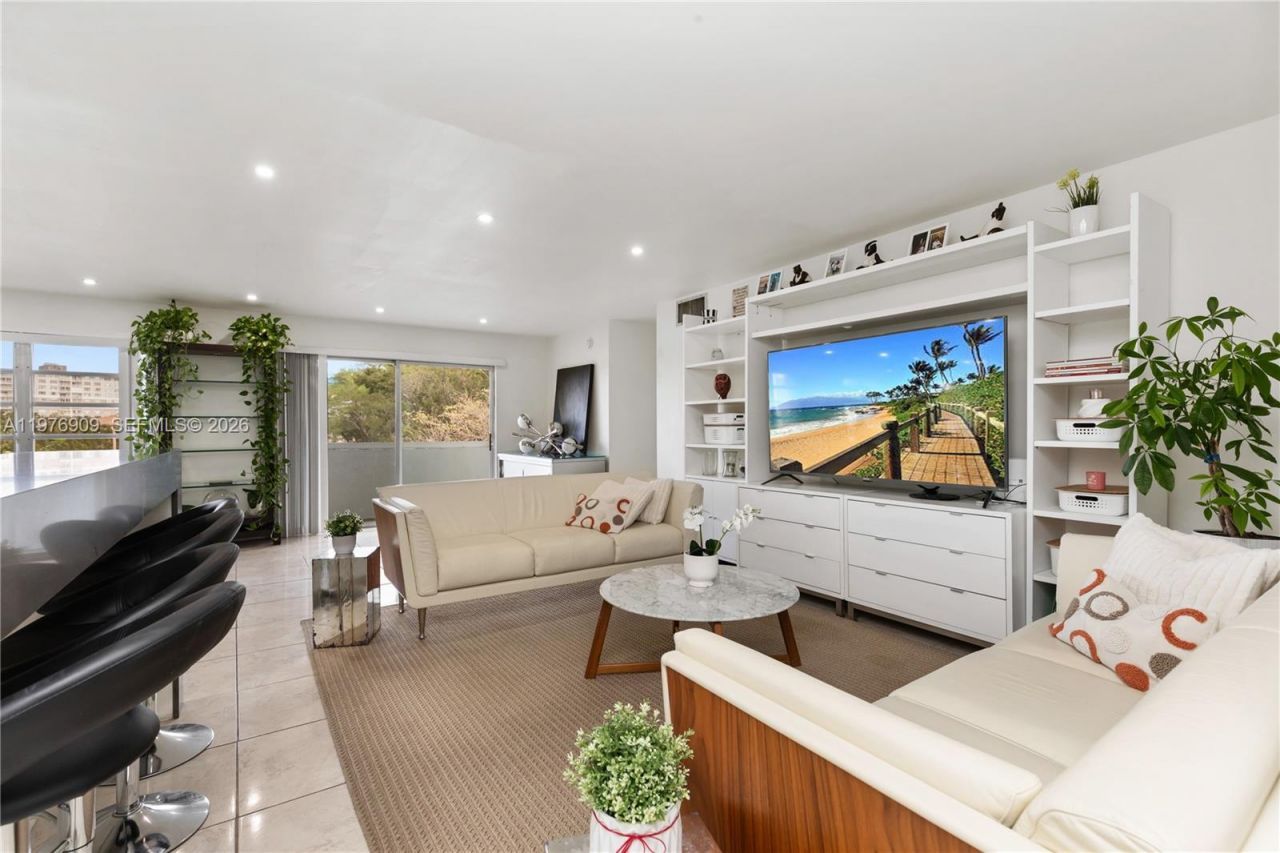 1400 N Tallwood Ave, Unit 306, Hollywood, FL 33021 Photo