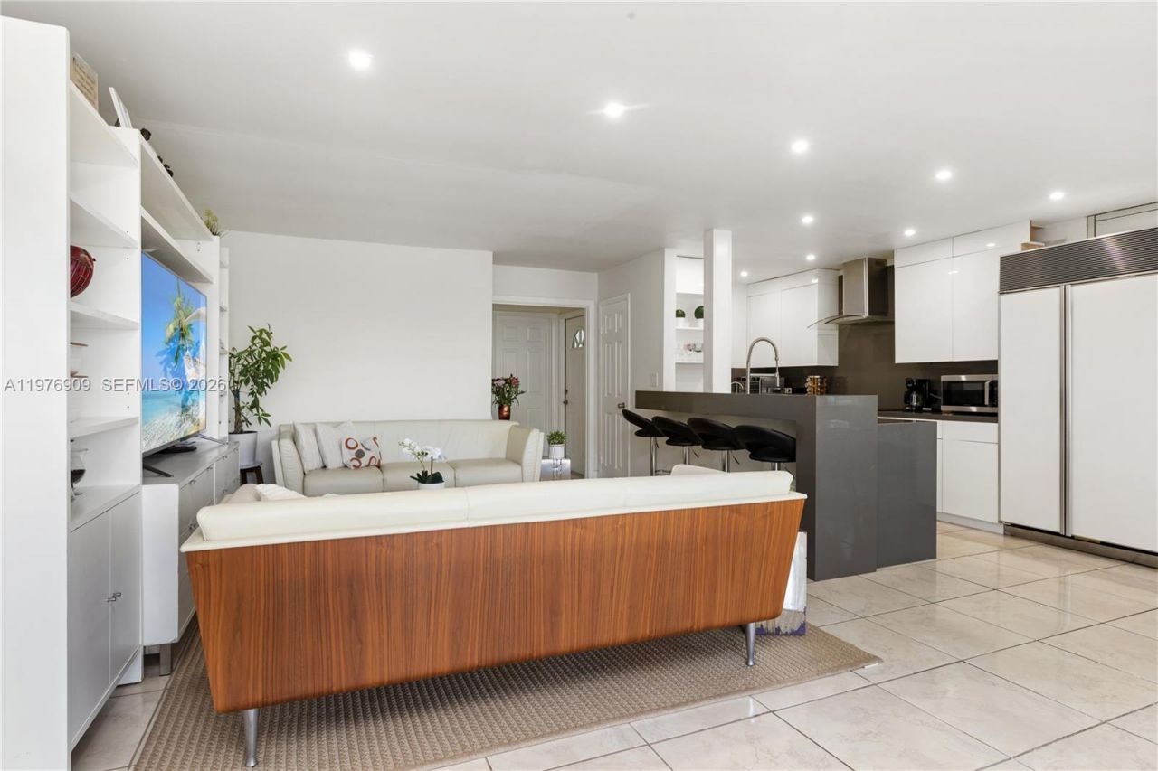 1400 N Tallwood Ave, Unit 306, Hollywood, FL 33021 Photo