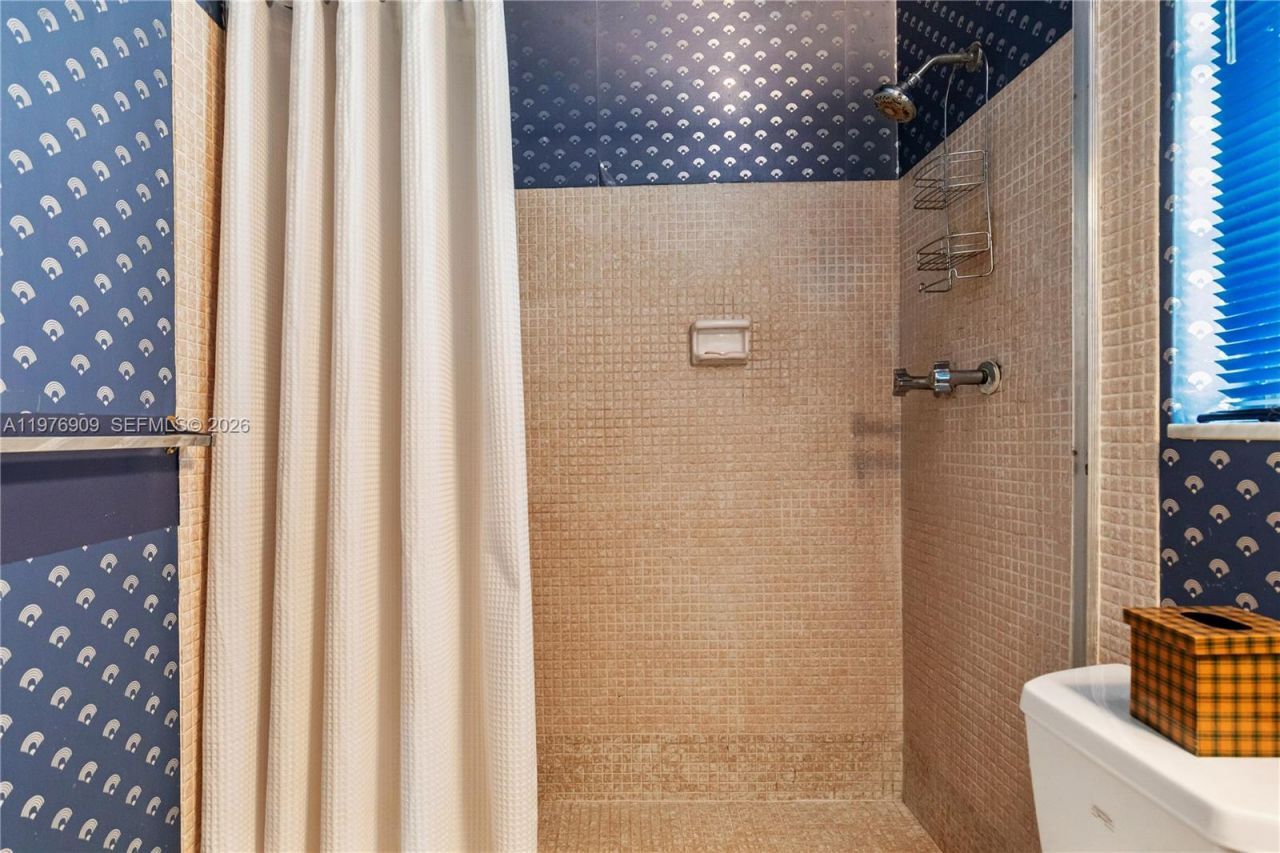 1400 N Tallwood Ave, Unit 306, Hollywood, FL 33021 Photo