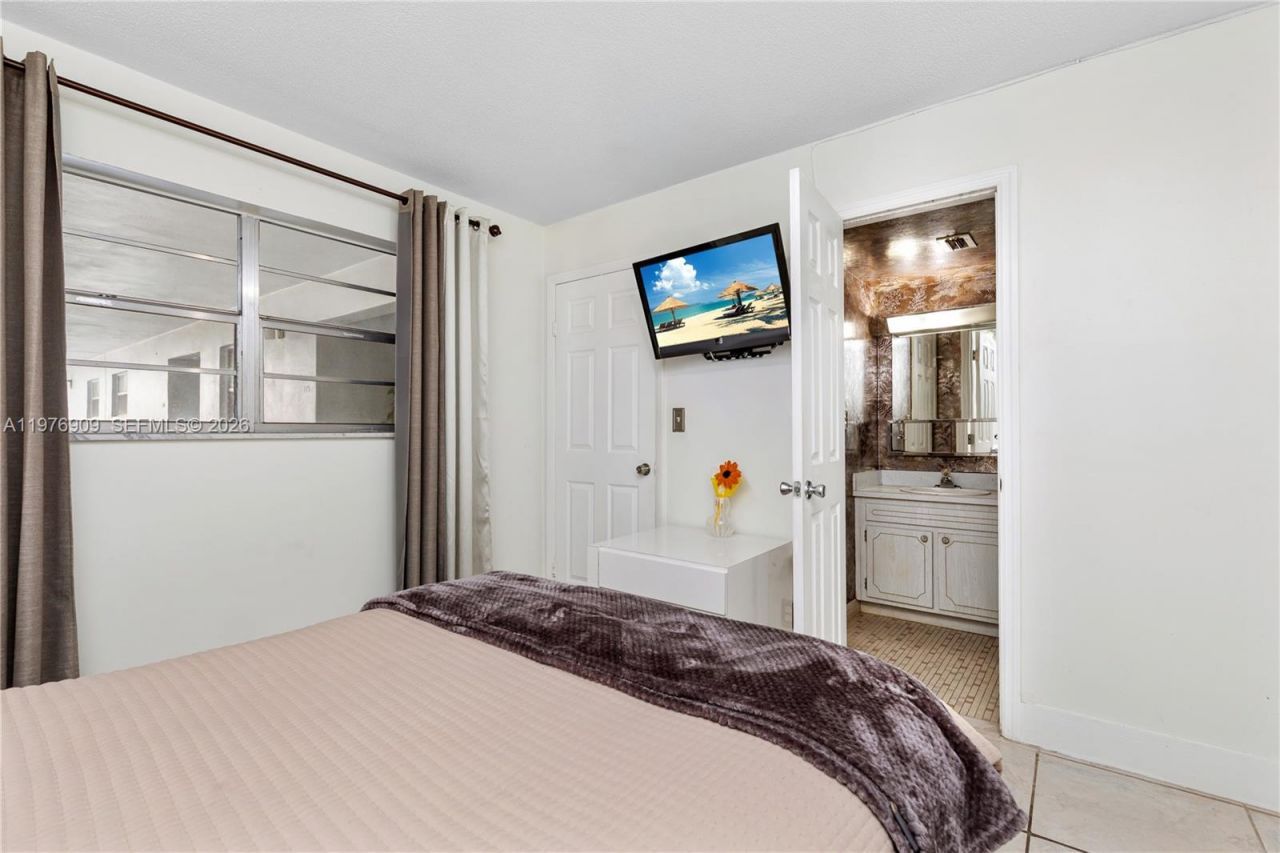 1400 N Tallwood Ave, Unit 306, Hollywood, FL 33021 Photo