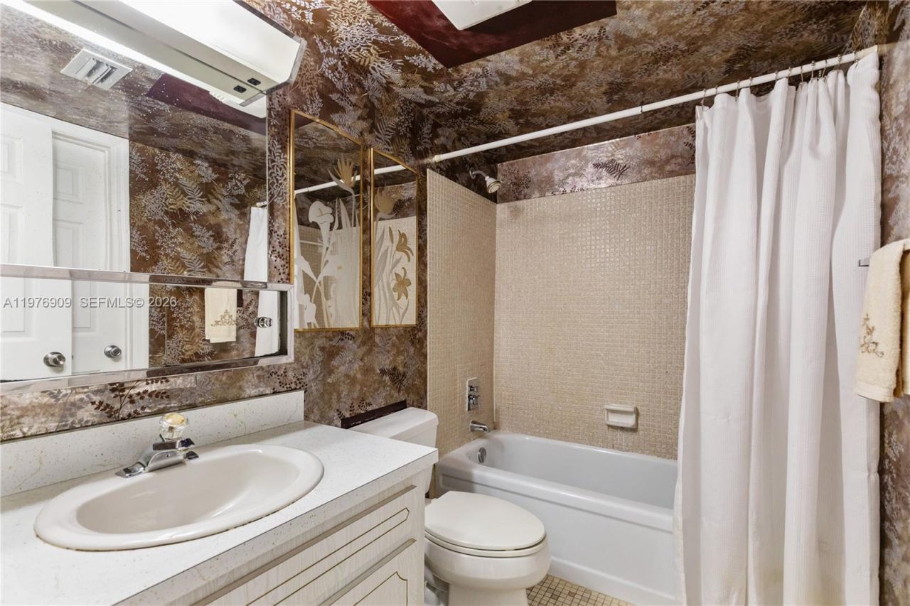 1400 N Tallwood Ave, Unit 306, Hollywood, FL 33021 Photo