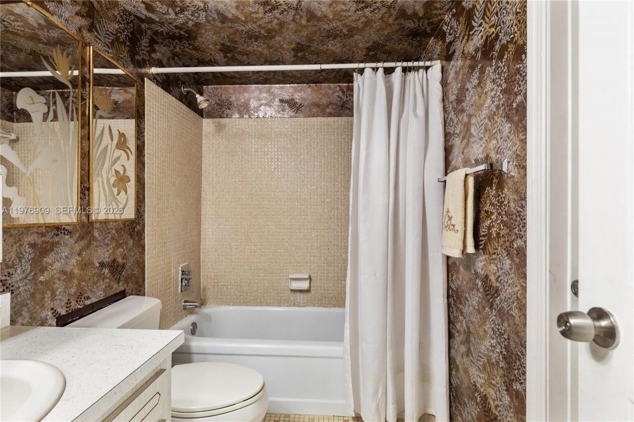 1400 N Tallwood Ave, Unit 306, Hollywood, FL 33021 Photo