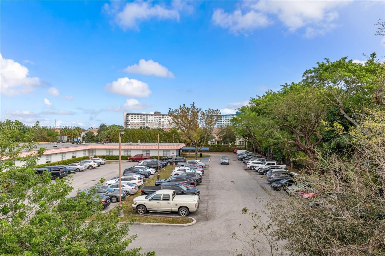 1400 N Tallwood Ave, Unit 306, Hollywood, FL 33021 Photo