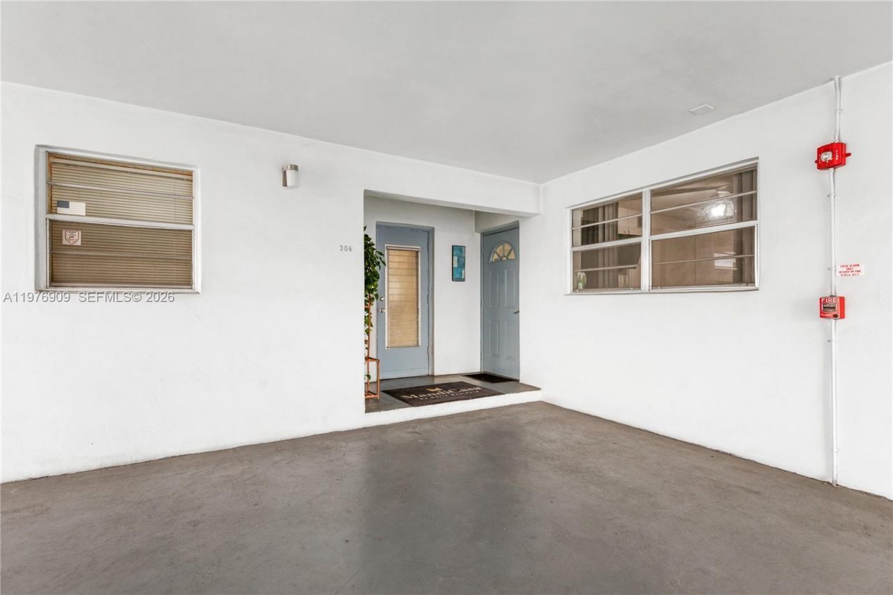 1400 N Tallwood Ave, Unit 306, Hollywood, FL 33021 Photo