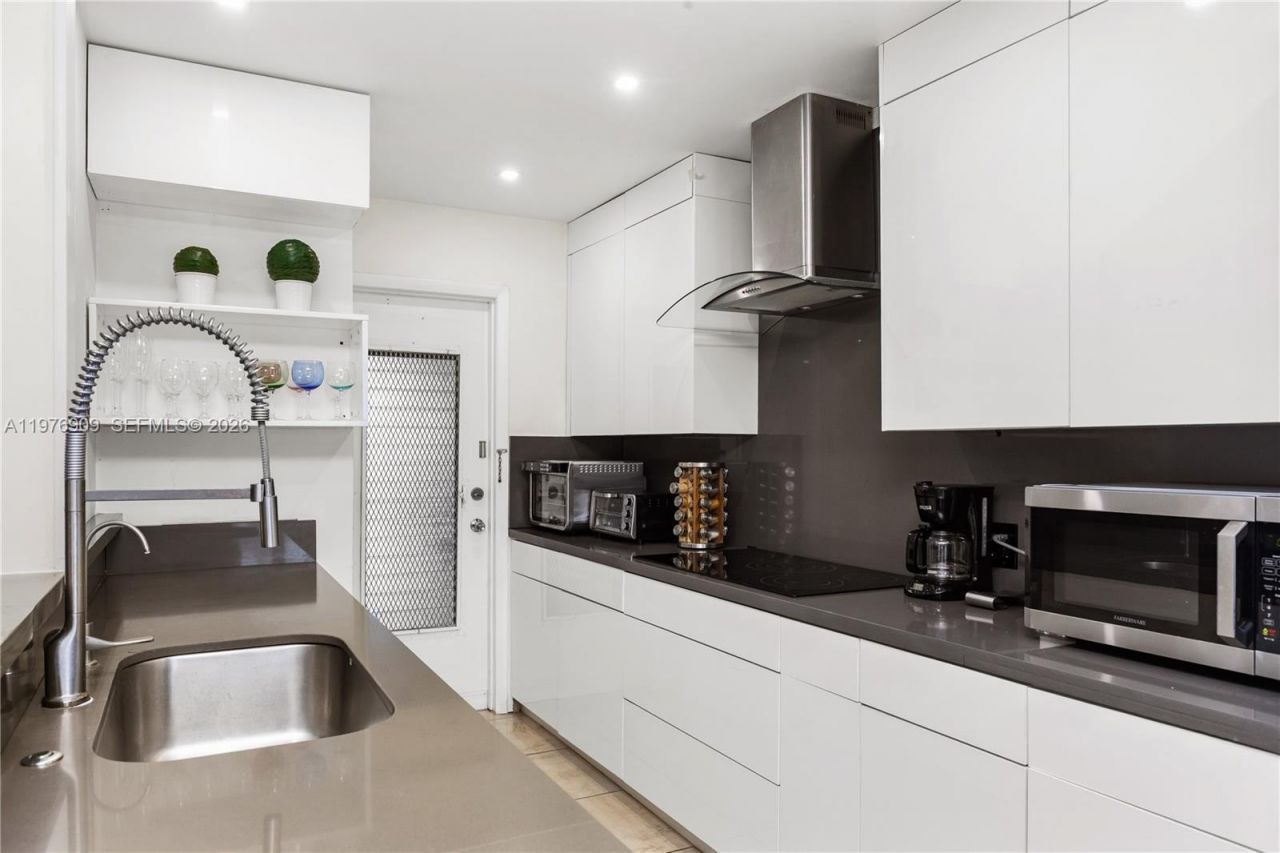 1400 N Tallwood Ave, Unit 306, Hollywood, FL 33021 Photo