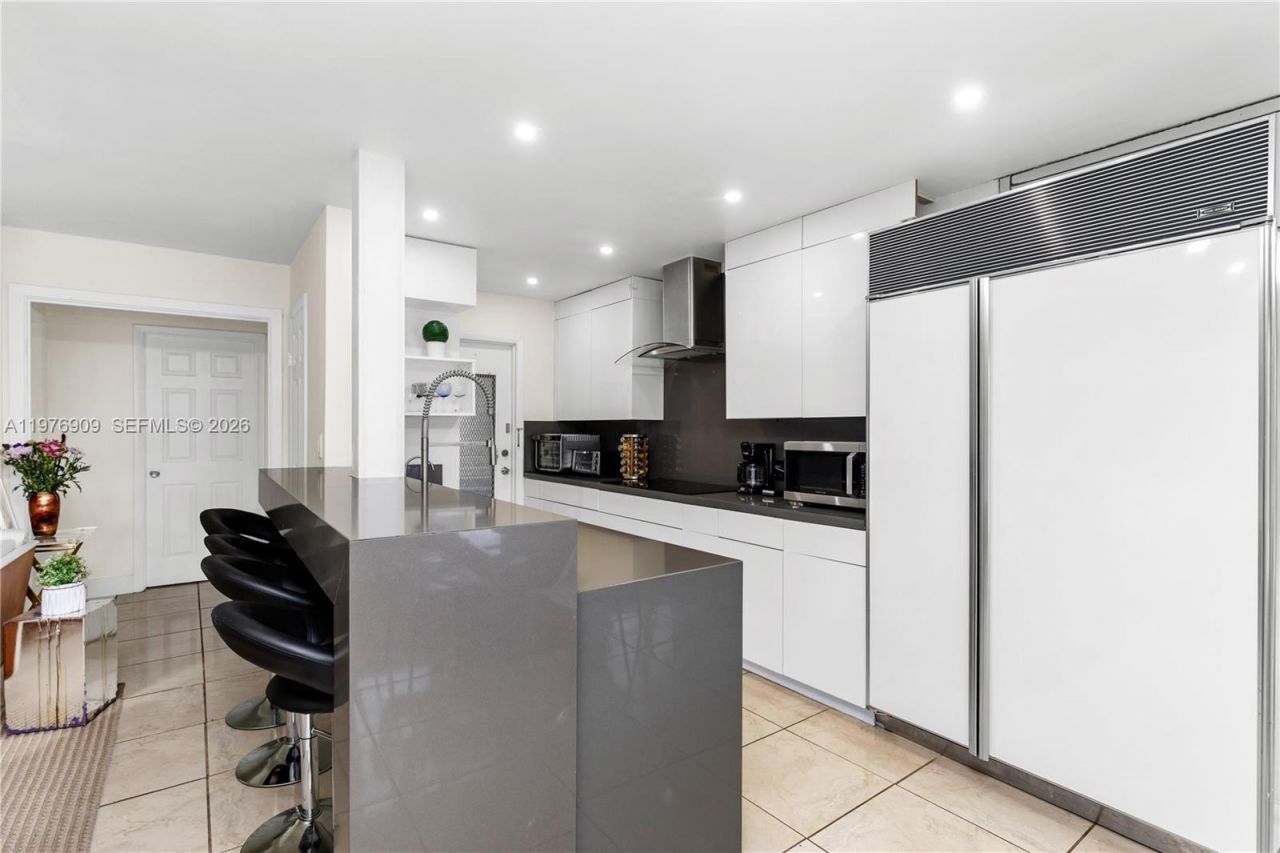 1400 N Tallwood Ave, Unit 306, Hollywood, FL 33021 Photo