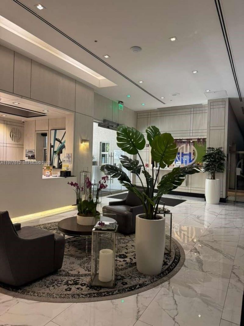 185 SE 14th Ter , Unit 812, Miami, FL 33131 Photo