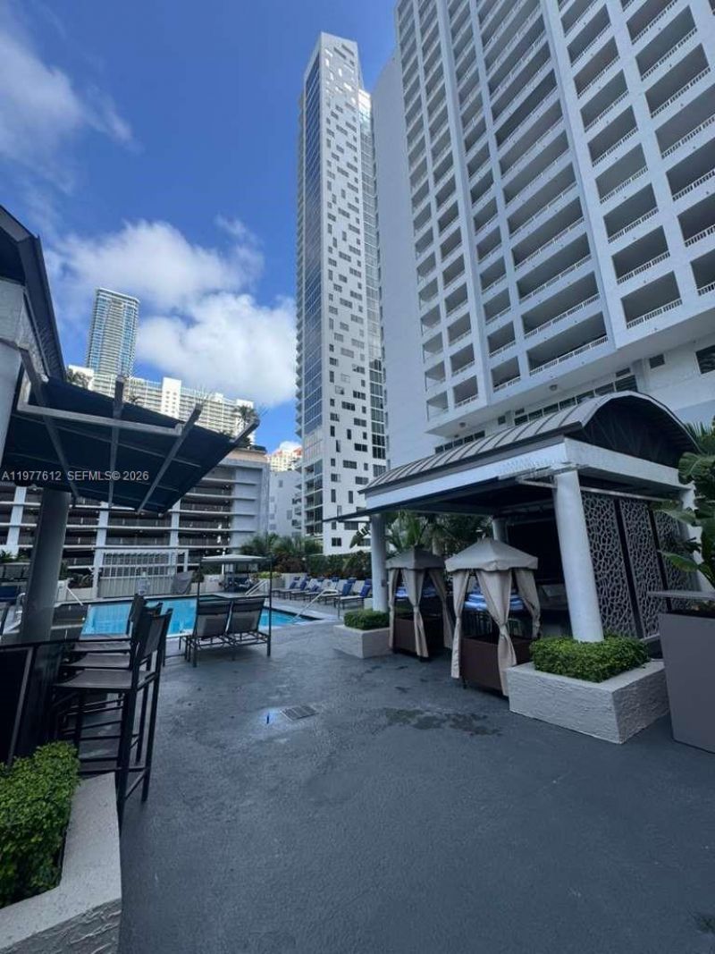 185 SE 14th Ter , Unit 812, Miami, FL 33131 Photo