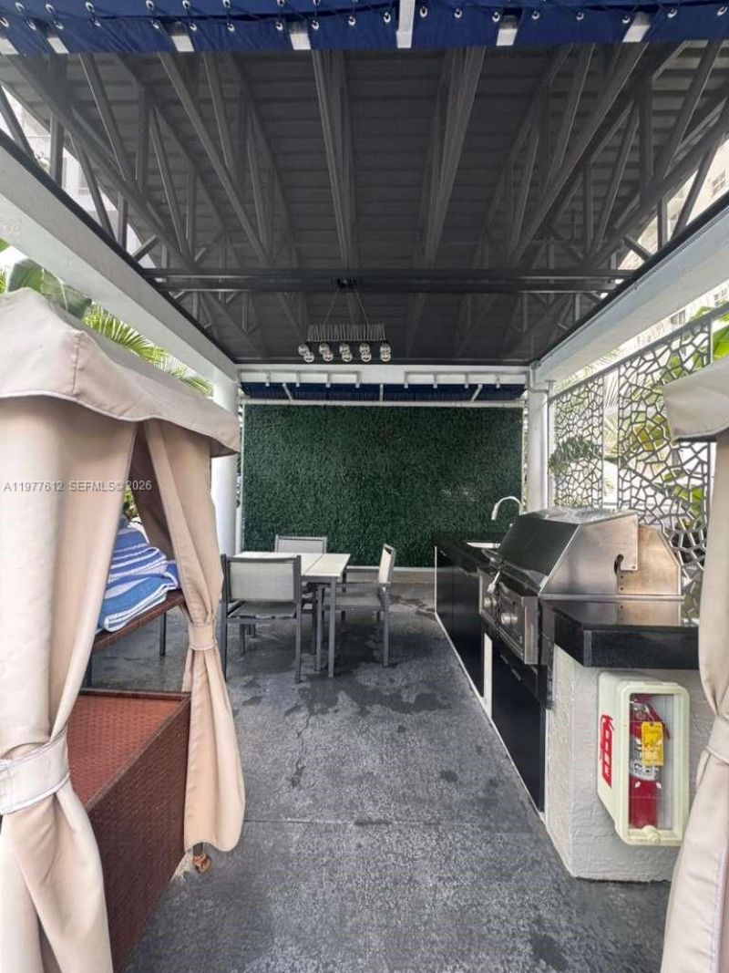 185 SE 14th Ter , Unit 812, Miami, FL 33131 Photo