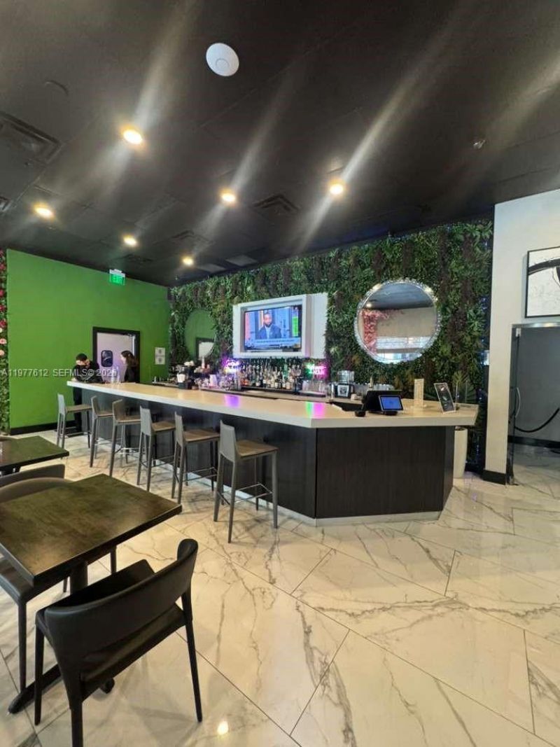 185 SE 14th Ter , Unit 812, Miami, FL 33131 Photo