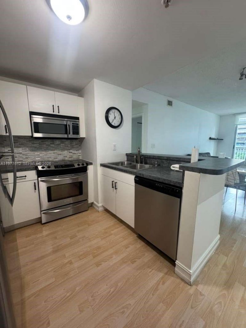 185 SE 14th Ter , Unit 812, Miami, FL 33131 Photo