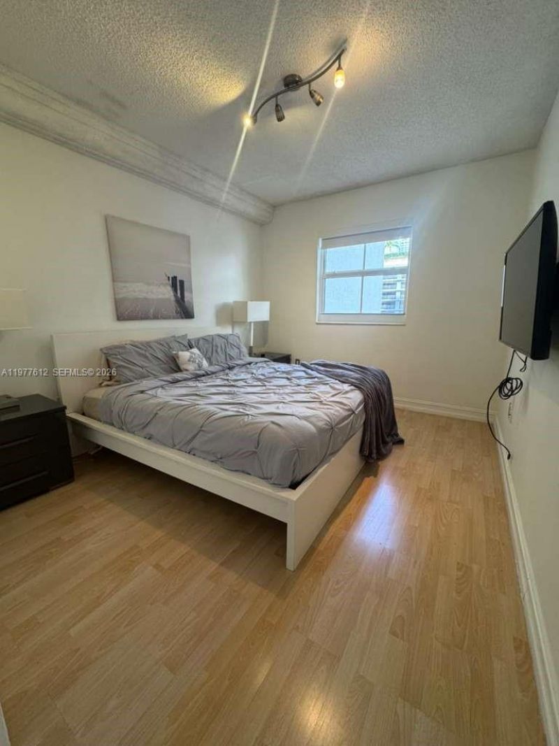 185 SE 14th Ter , Unit 812, Miami, FL 33131 Photo
