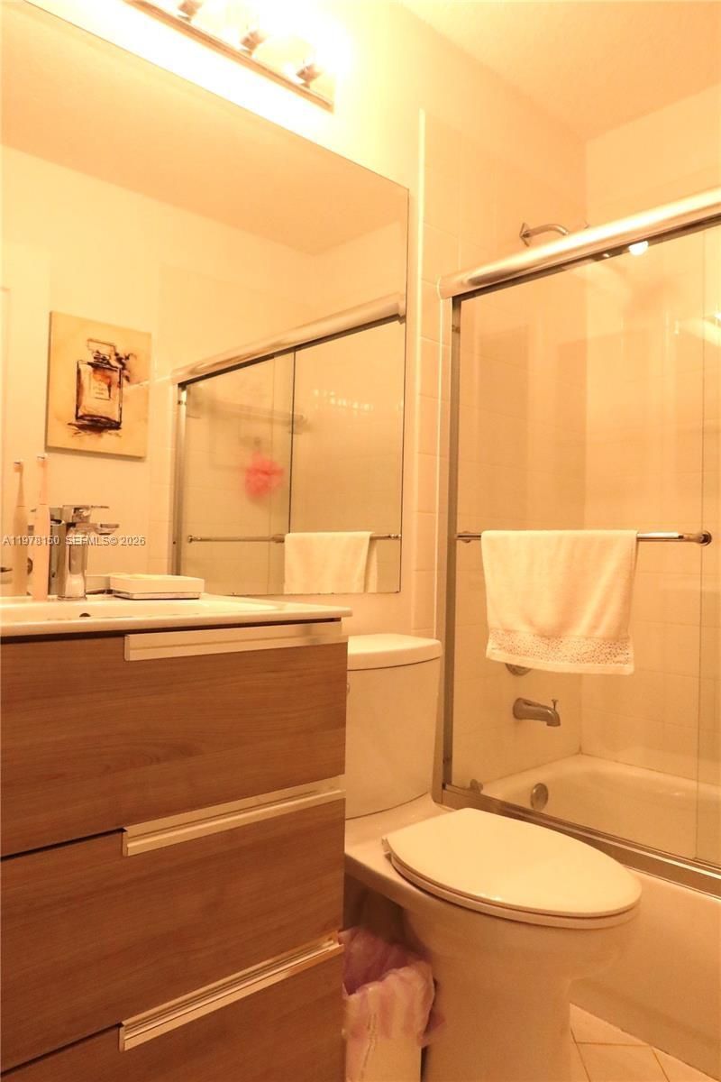 10923 NW 70th St , Unit 10923, Doral, FL 33178 Photo