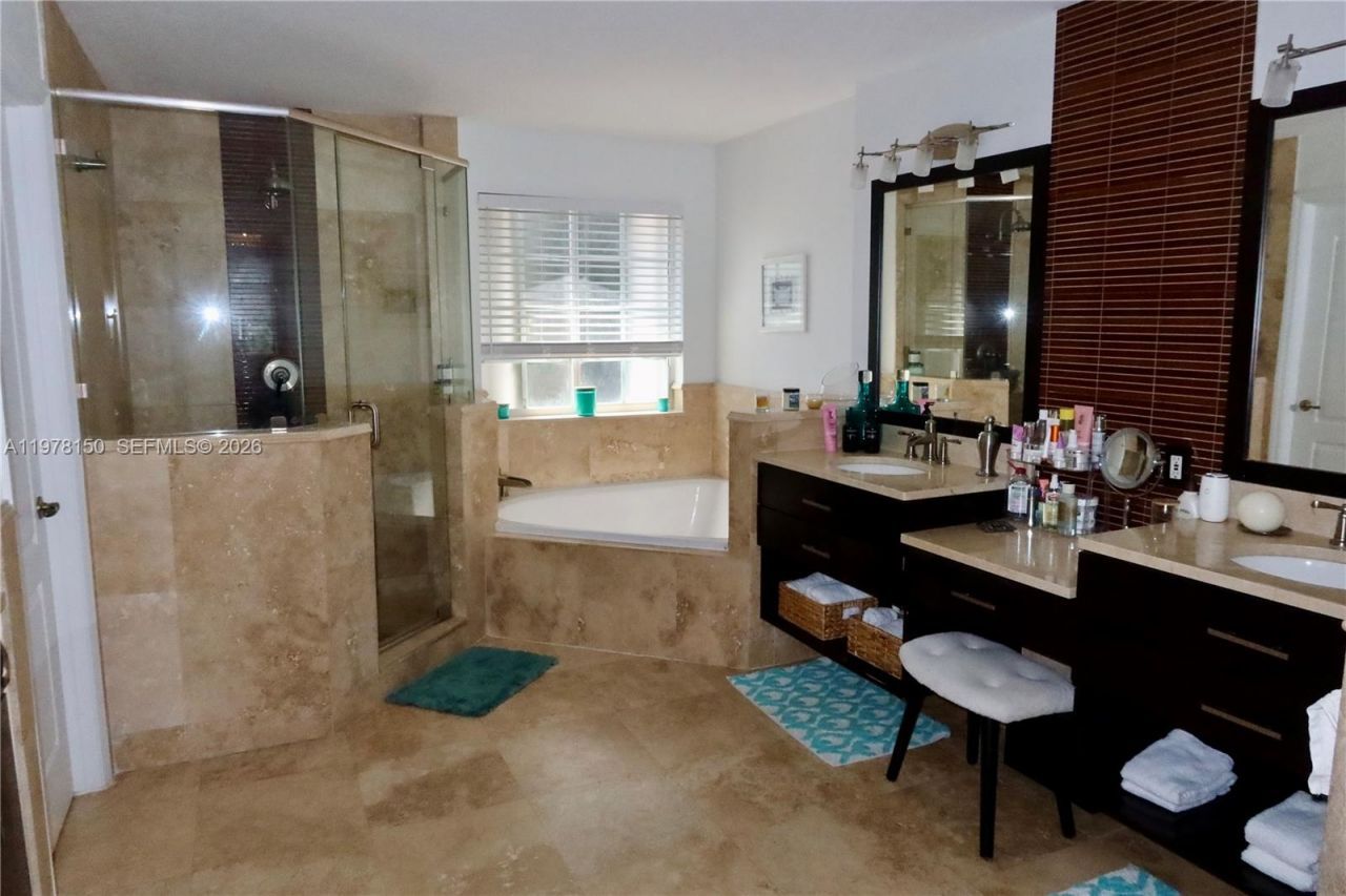 10923 NW 70th St , Unit 10923, Doral, FL 33178 Photo