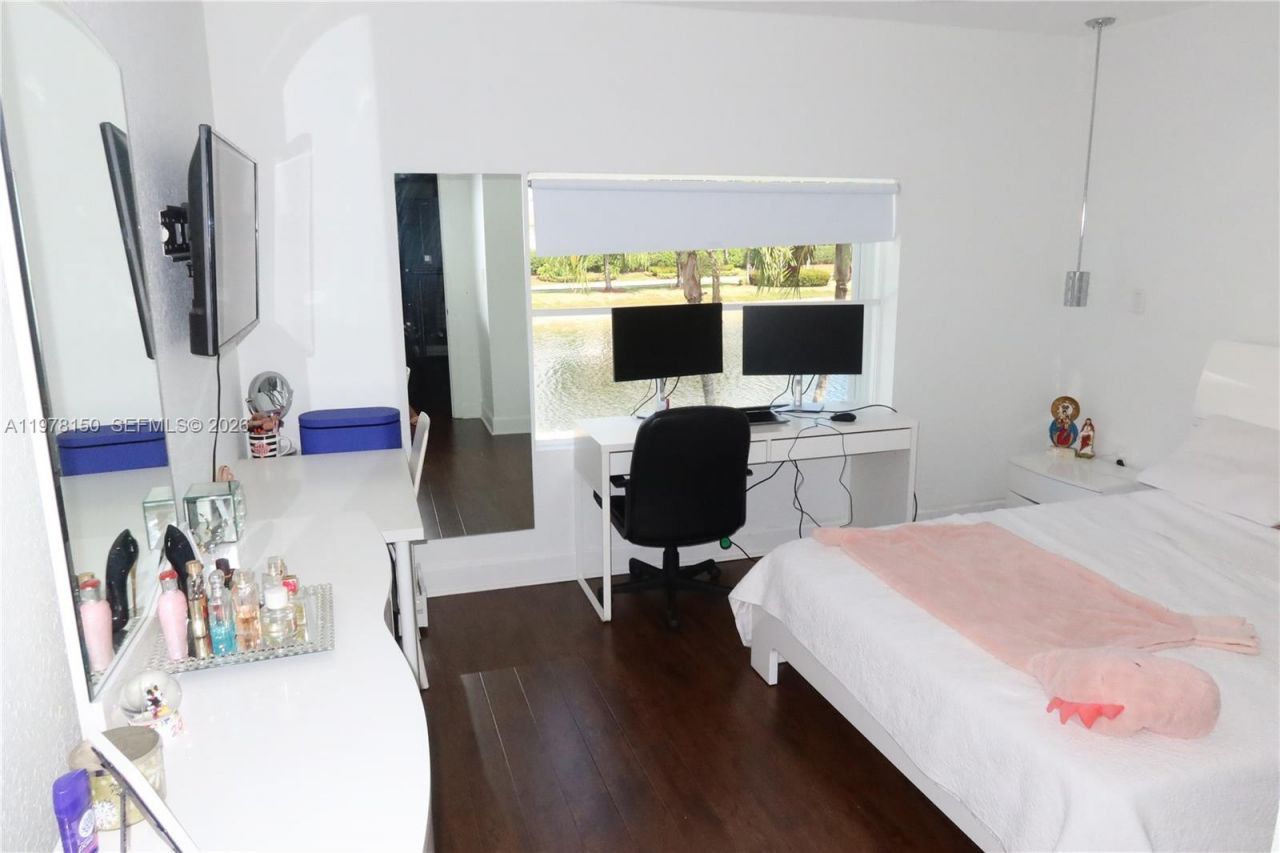 10923 NW 70th St , Unit 10923, Doral, FL 33178 Photo