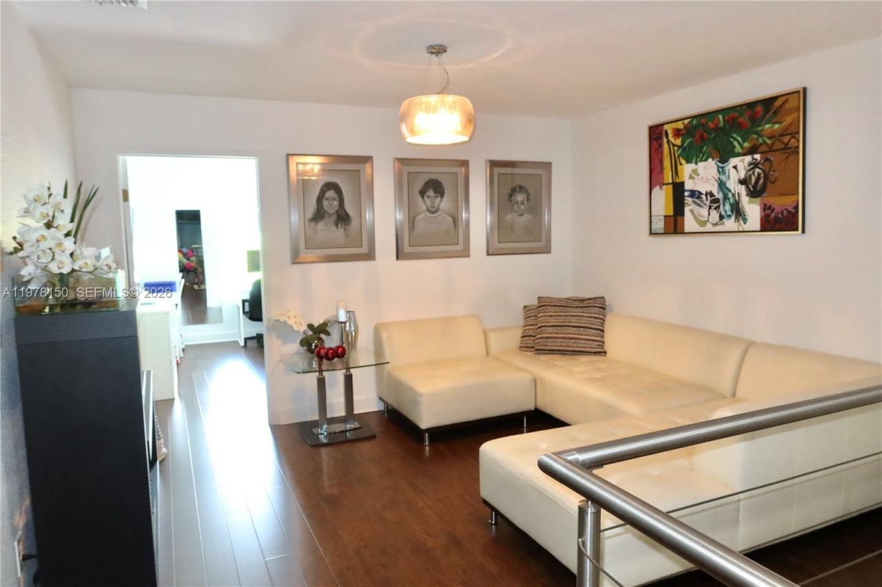 10923 NW 70th St , Unit 10923, Doral, FL 33178 Photo