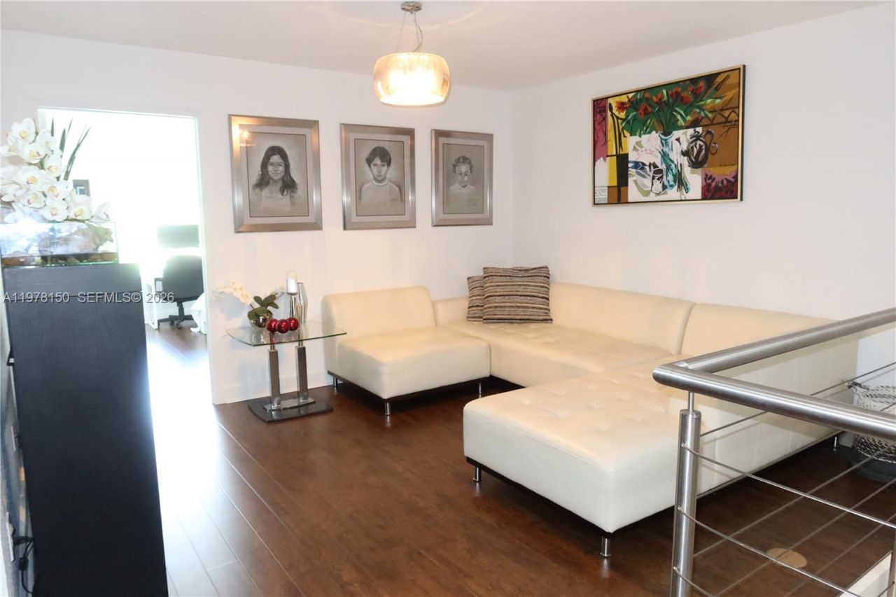 10923 NW 70th St , Unit 10923, Doral, FL 33178 Photo