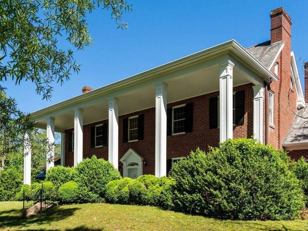 400A DOE LN , Chatham, VA 24531