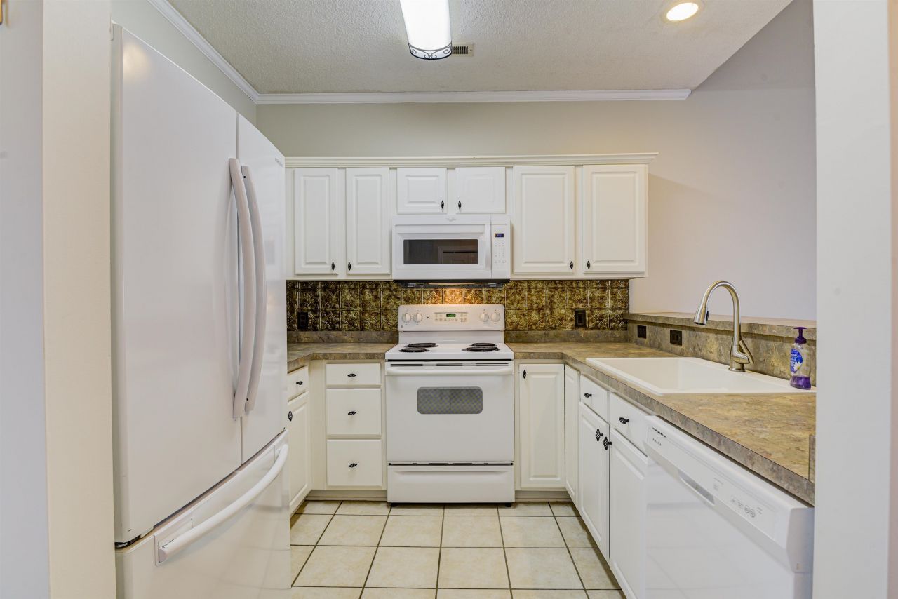 134 Scotch Broom Dr. Photo 6