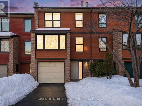4 Marielle Court , Ottawa, ON K2B8P4