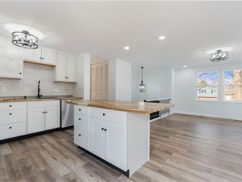 350 Silver Meadows Drive, Kent, OH 44240 Photo 12