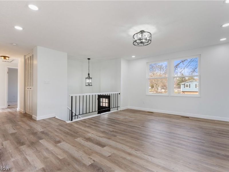 350 Silver Meadows Drive, Kent, OH 44240 Photo 6