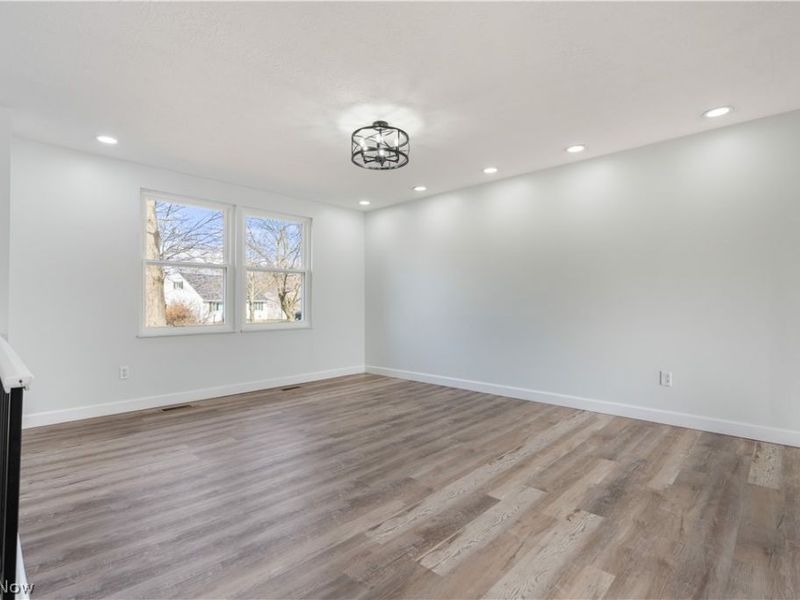 350 Silver Meadows Drive, Kent, OH 44240 Photo 7