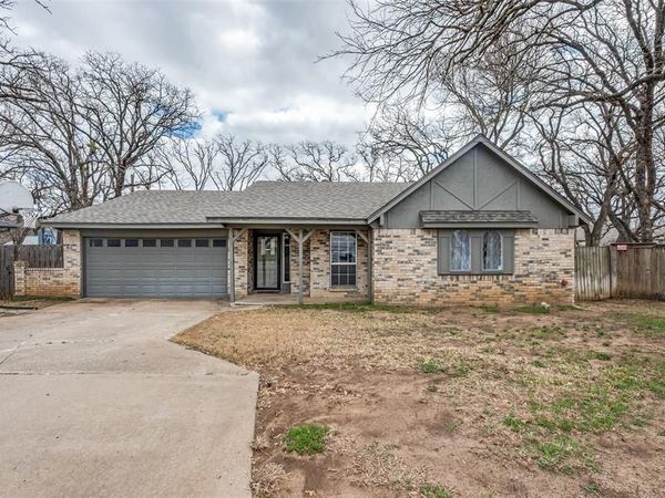 2116 Holt Road, Arlington, TX 76006