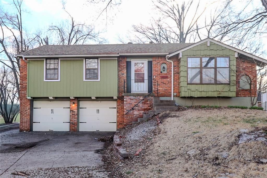 2912 NW Bedford Court, Blue Springs, MO 64015 Main Photo